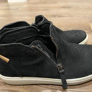 ECCO SOFT 7 WOMEN'S SIDE ZIP BOOTIE